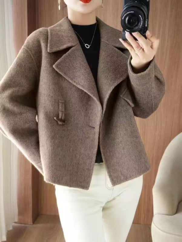 Női reverszibil kasmír-gyapjú kabát, ultra rövid, polo gallér, hosszú ujjú, egygombos zárás