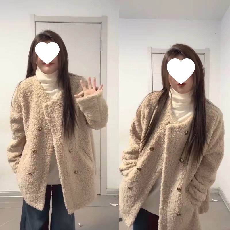 Παλτό από corduroy με λεπτομέρεια γούνας κουνελιού κάτω από 30%, διπλό κλείσιμο, φαρδιά γραμμή, ρετρό σχεδίαση φθινοπωρινό-χειμερινό