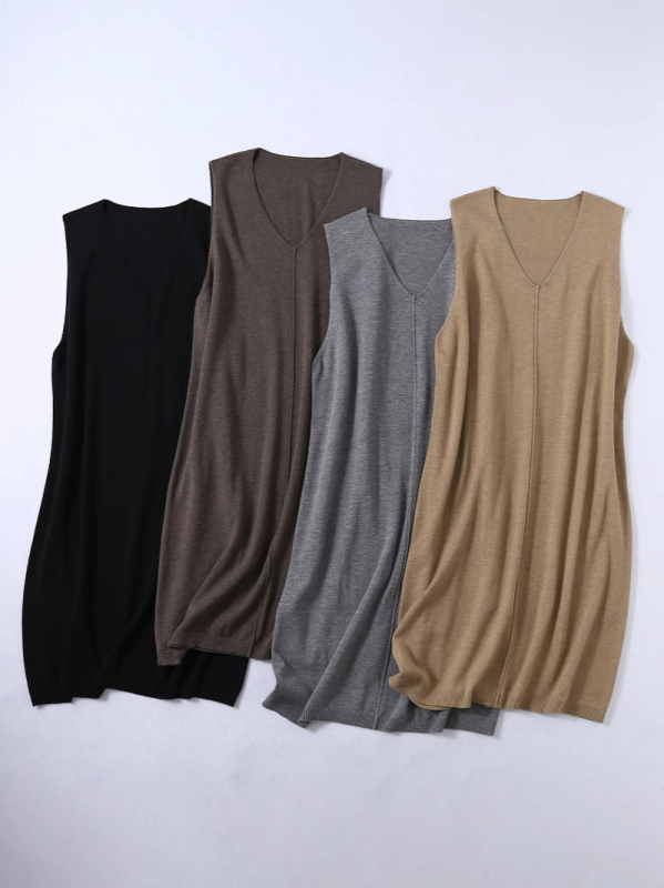 Rochie tricotată din amestec mătase-cashmire, decolteu în V, fără mâneci, croială A-line midi, talie lejeră