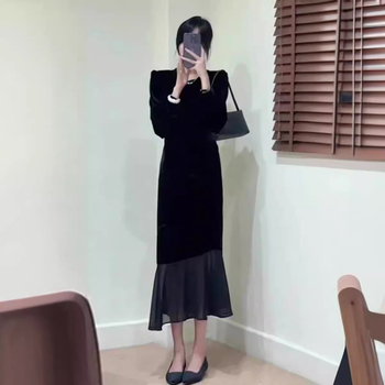 Rochie de catifea în croială A-line, lungă, guler rotund, mâneci scurte, culoare solidă, fermoar