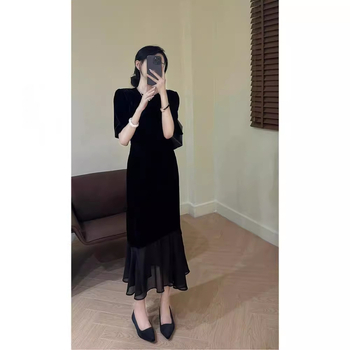 Rochie de catifea în croială A-line, lungă, guler rotund, mâneci scurte, culoare solidă, fermoar