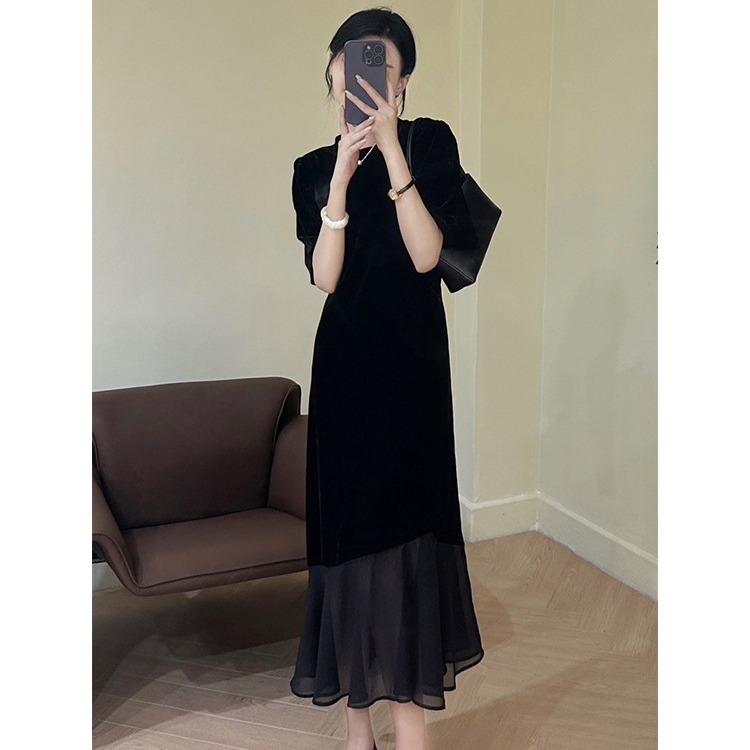 Rochie de catifea în croială A-line, lungă, guler rotund, mâneci scurte, culoare solidă, fermoar