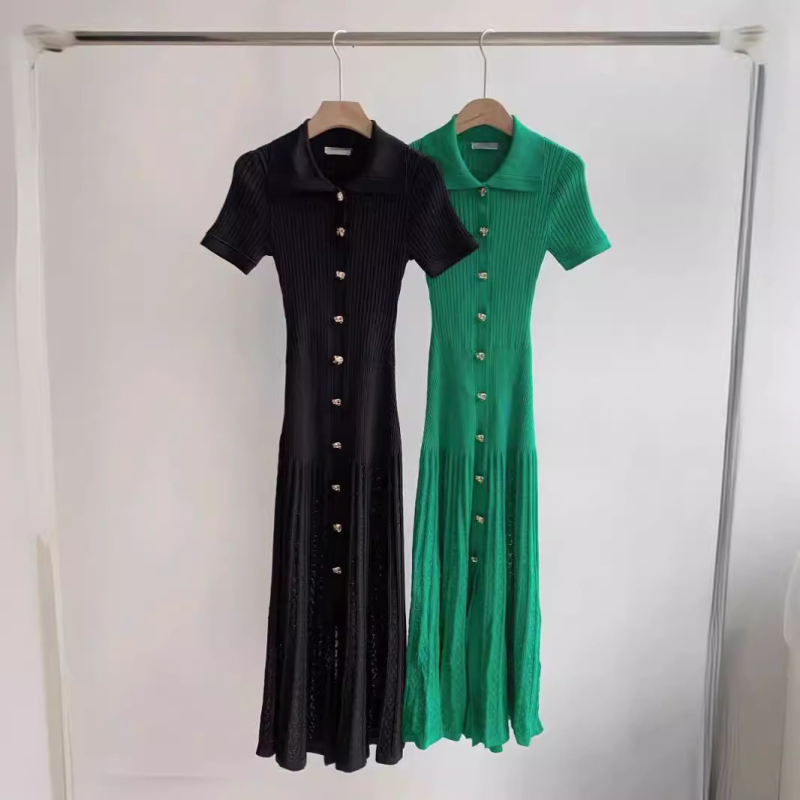 rochie din viscoză, decupaje, croială A-line, rever mare, nasturi pe rând cu catarame multiple