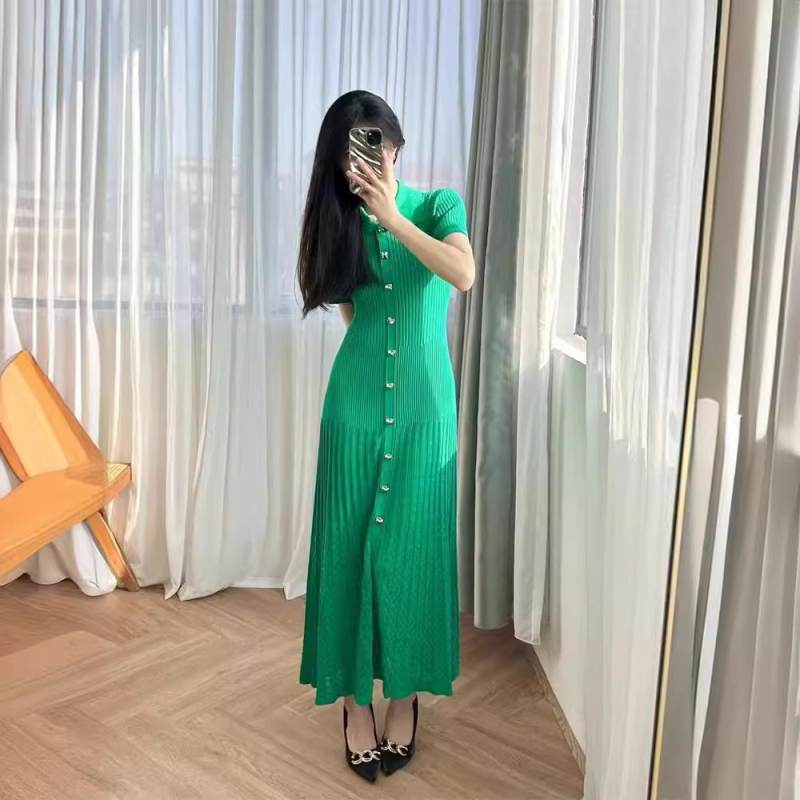 rochie din viscoză, decupaje, croială A-line, rever mare, nasturi pe rând cu catarame multiple