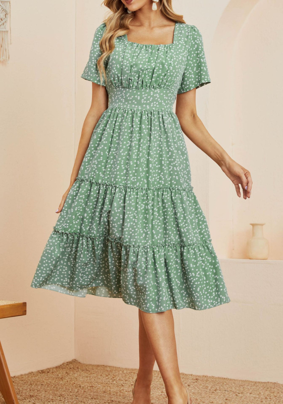 Šaty s hranatým výstrihom a balónovými rukávmi s kvetinovým motívom; tkanina z chemických vlákien; polyester 71–80%; technika: koláž šitie; elegantný štýl