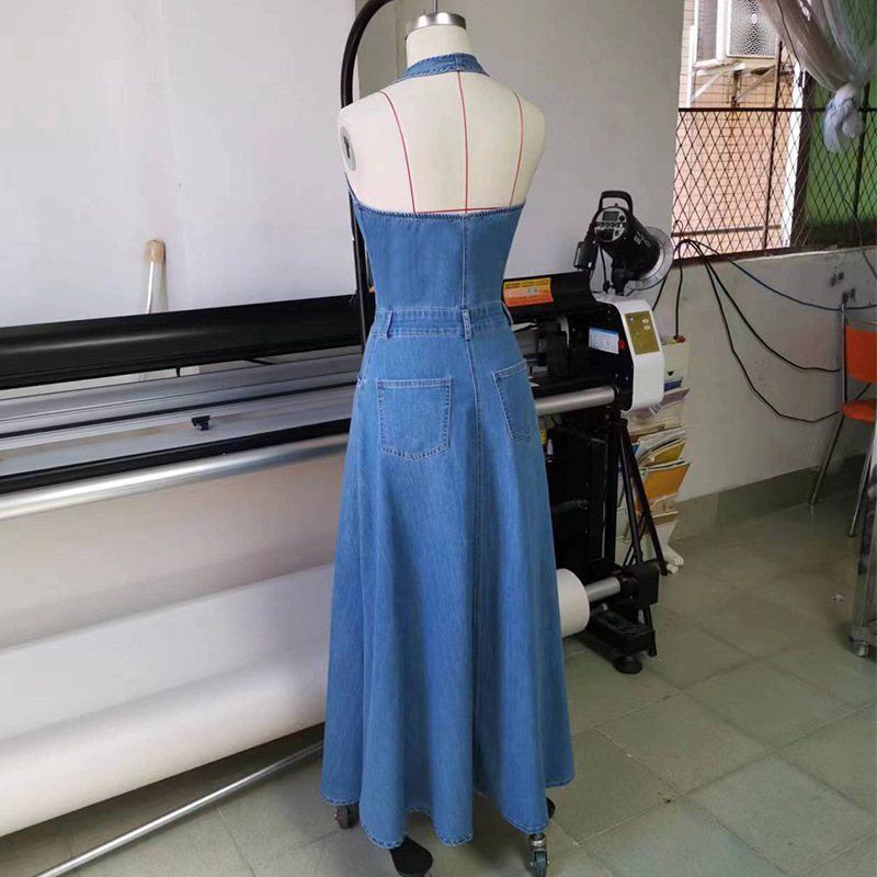 Denim šaty s halterneckom, A-líniou, stredná dĺžka, bez rukávov