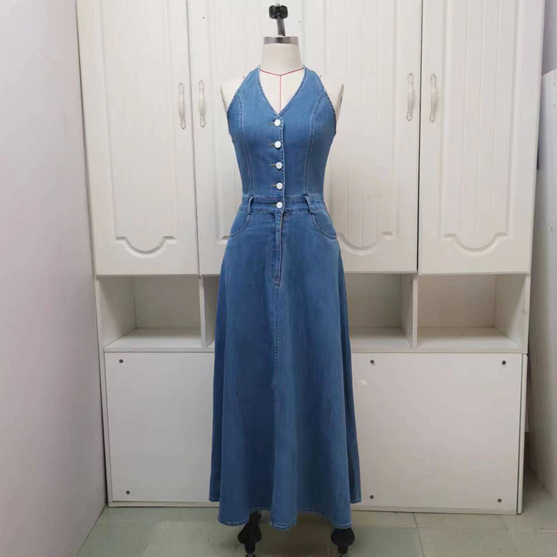 Denim šaty s halterneckom, A-líniou, stredná dĺžka, bez rukávov