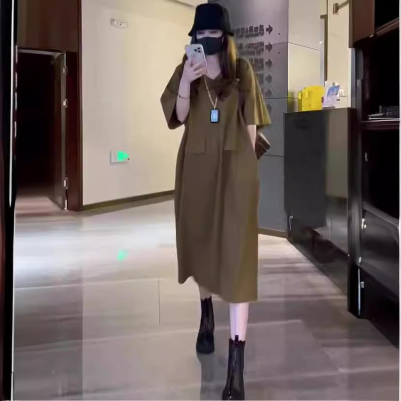 Šaty A‑líniové z bavlna-elastanovej zmesi, výstrih do V, raglánové krátke rukávy, vysoký pás