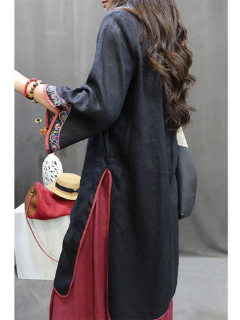 Šaty s výšivkou z bavlny a ľanu s kvetinovým vzorom, stredná dĺžka, A-liniový strih, okrúhly výstrih, dlhé rukávy, voľný pás, leto 2024.