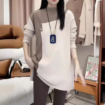 Полиестерен пуловер топ с цветни блокове, дълъг ръкав и кръгла яка