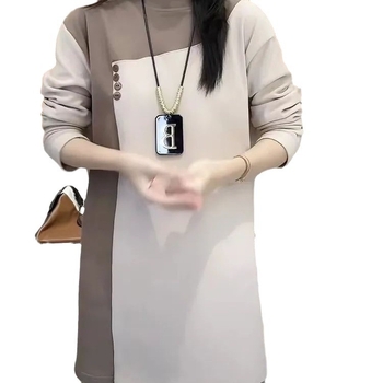 Полиестерен пуловер топ с цветни блокове, дълъг ръкав и кръгла яка