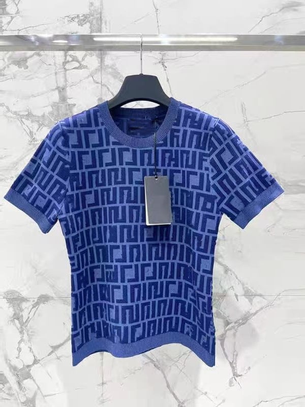 Плетен топ с къси ръкави, тясно прилепващ модел, кръгло деколте, релефен жакард с букви, полиестер, лято 2024