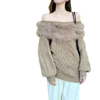 Плетен суитшърд с качулка и пухена яка - свободен силует, средна дължина, дълги ръкави, полиестер 70–80%, за жени