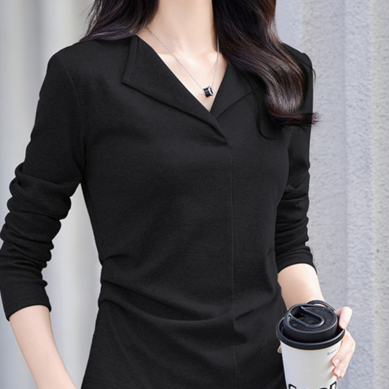 женска едноцветна тениска с лацетна яка и дълги ръкави, вискоза-еластанова смес, тясна кройка, средна дължина 50–65 см, есен 2025