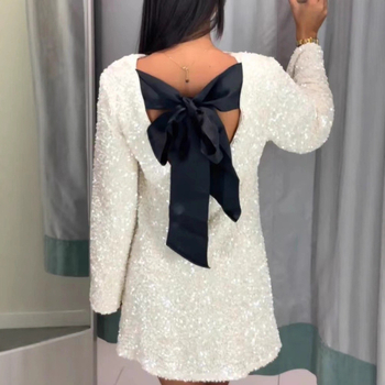 Velúr ruha gyémánt mintával, hosszú ujjú, kerek nyakú, magas derekú — partyruha