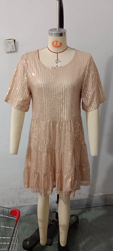 Flitteres ruha, poliészter, A‑vonal, kerek nyak, magas derekú