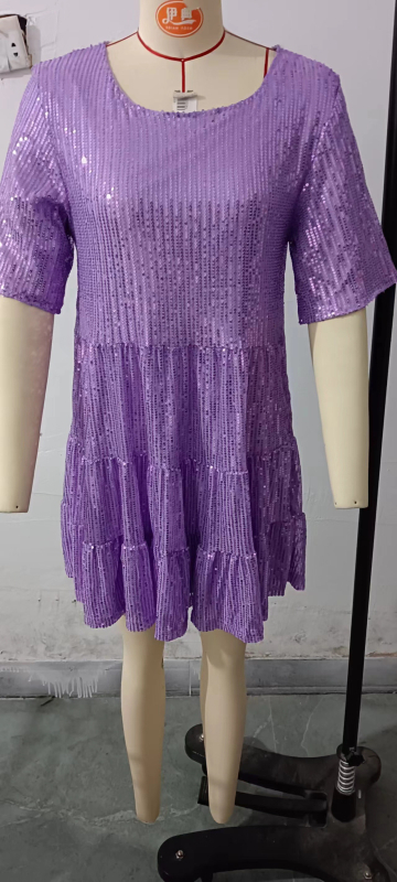 Flitteres ruha, poliészter, A‑vonal, kerek nyak, magas derekú