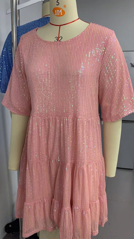 Flitteres ruha, poliészter, A‑vonal, kerek nyak, magas derekú