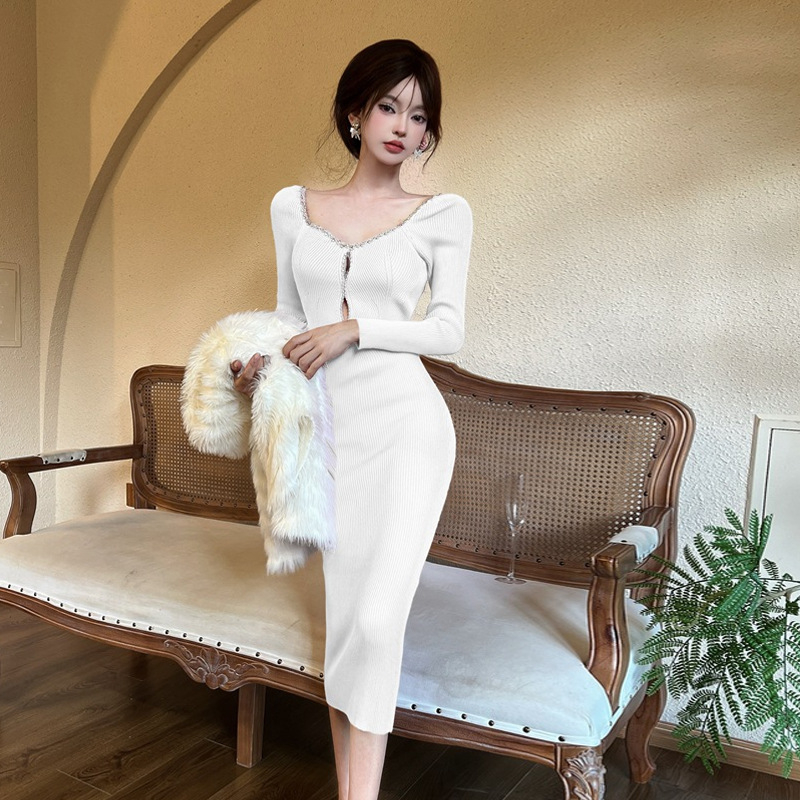 Női kötött ruha stretch poliészterből, egyszínű, V-nyakú, hosszú ujjú, magas derekú, ceruzaszoknya hosszú