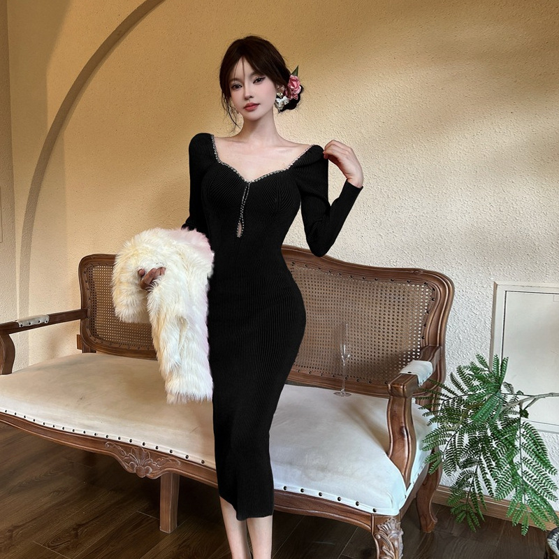 Női kötött ruha stretch poliészterből, egyszínű, V-nyakú, hosszú ujjú, magas derekú, ceruzaszoknya hosszú