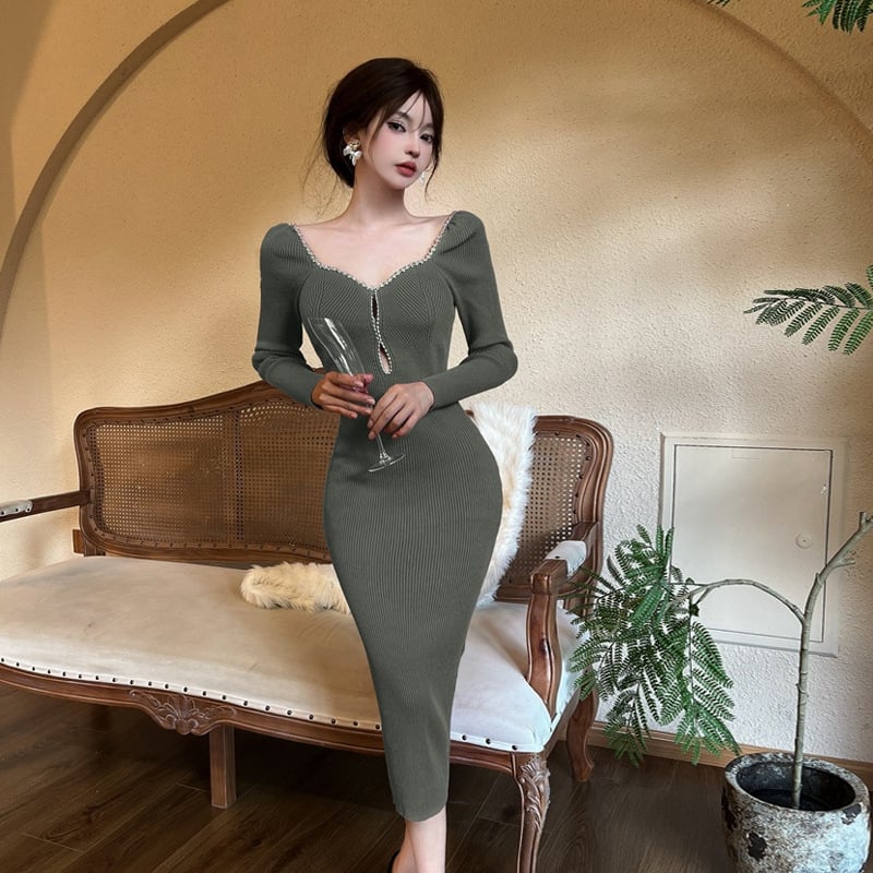 Női kötött ruha stretch poliészterből, egyszínű, V-nyakú, hosszú ujjú, magas derekú, ceruzaszoknya hosszú