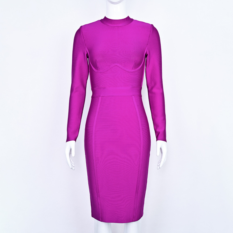 Kötött anyagú testhez simuló ruha hosszú ujjúval, kerek nyakkal, magas derékkal és ceruza sziluettel