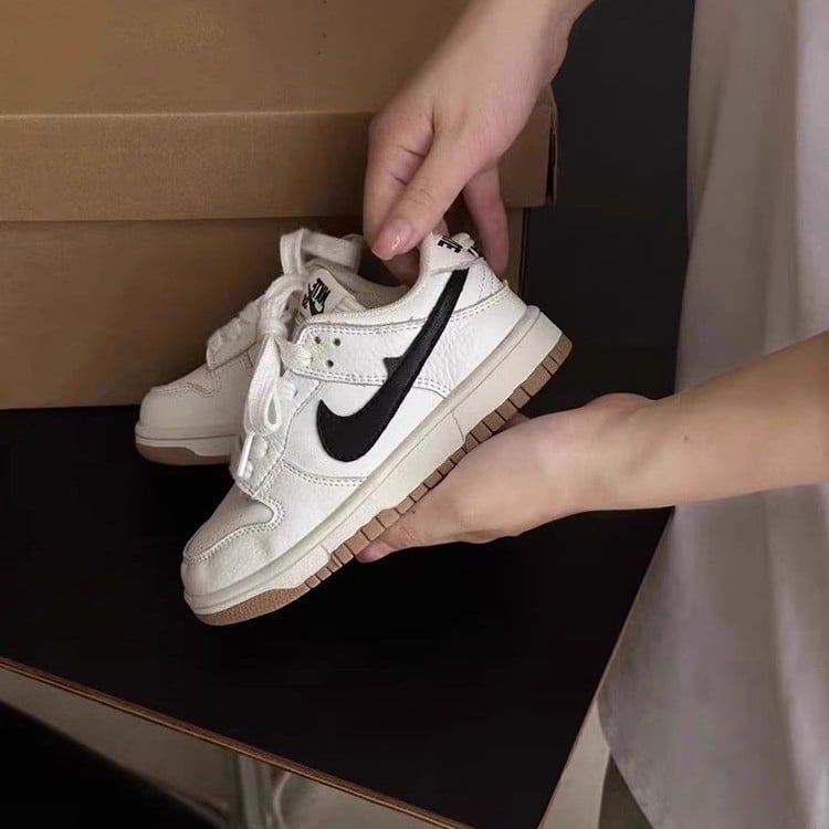 Детски кецове в корейски стил X601 – противохлъзгаща гумена подметка, закопчаване с лепенка, горна част от изкуствена кожа, за всички сезони, унисекс