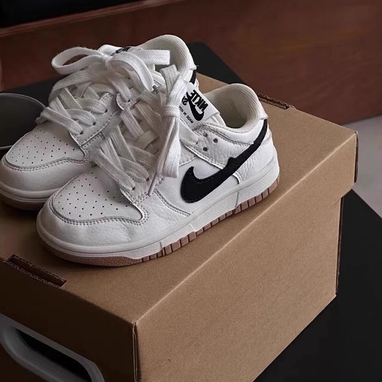 Детски кецове в корейски стил X601 – противохлъзгаща гумена подметка, закопчаване с лепенка, горна част от изкуствена кожа, за всички сезони, унисекс