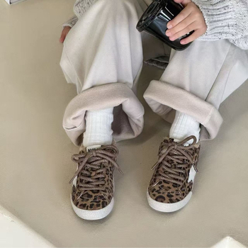 Детски маратонки унисекс със велкро, зимна подплата, дебела гумена подметка, горна част замшена кожа + свинска кожа (Унисекс, Зимни, Замшена кожа + свинска кожа, Подплата от агнешка вълна, Гума подметка с анти-слип)