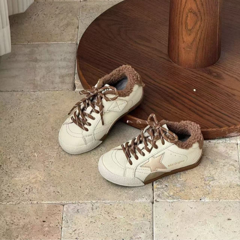 Детски маратонки унисекс със велкро, зимна подплата, дебела гумена подметка, горна част замшена кожа + свинска кожа (Унисекс, Зимни, Замшена кожа + свинска кожа, Подплата от агнешка вълна, Гума подметка с анти-слип)