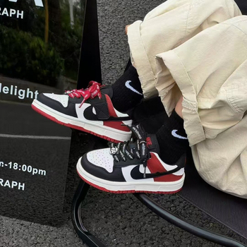 Детски спортни обувки от естествена кожа – антихлъзгаща подметка, закопчаване с велкро, подметка от гума, унисекс