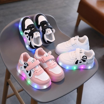 Unisex dječje tenisice s LED svjetlima, Panda kožni paneli, niski gornji dio, Velcro zatvarač, protuklizna potplata