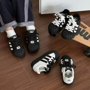 Dječje sportske tenisice, gornji dio od kože od mikrovlakana, gumena potplat, Velcro zatvarač, niski profil, tekstilna uložak