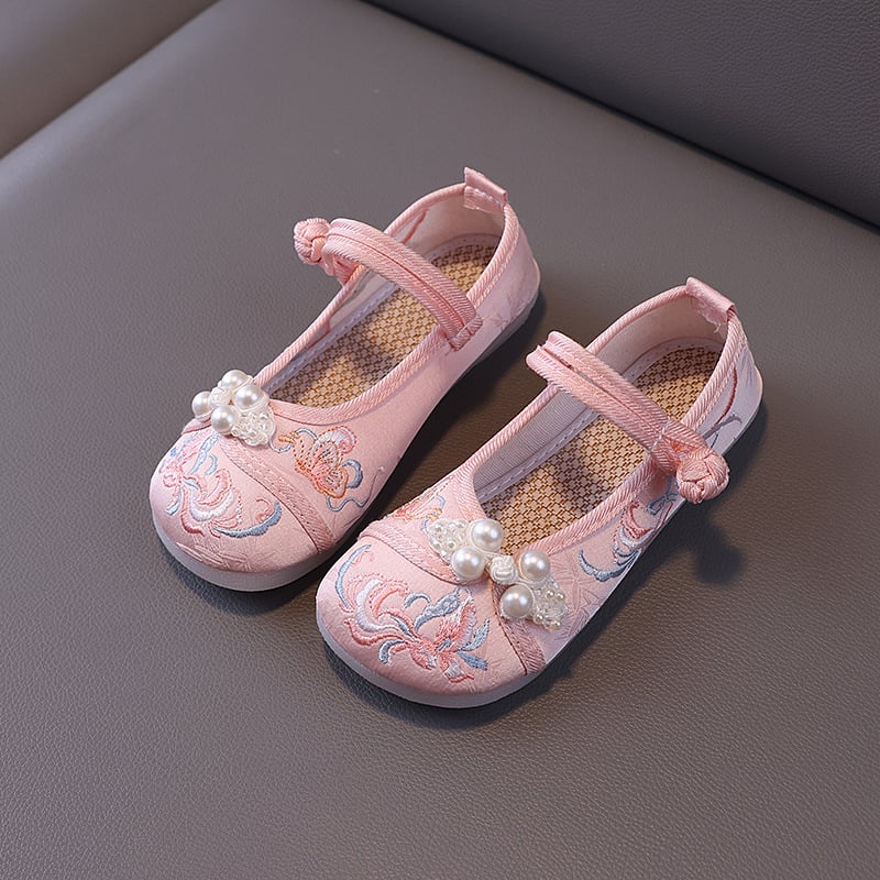 Gyerekeknek készült hímzett cipő, etnikus stílus, satin felső, textil belső talp, TPR talp, elasztikus pánt