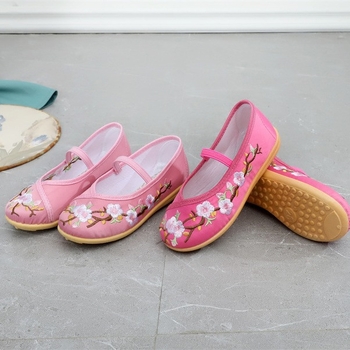 Hanfu lányoknak cipő, kínai stílusú hímzett gyerekcipő, satin felsőrész, PU belső és PU talp, műanyag talp, színpadi visehez