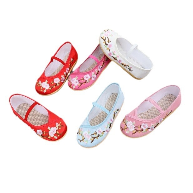 Hanfu lányoknak cipő, kínai stílusú hímzett gyerekcipő, satin felsőrész, PU belső és PU talp, műanyag talp, színpadi visehez