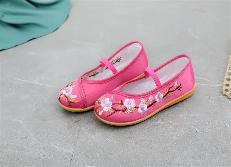 Hanfu lányoknak cipő, kínai stílusú hímzett gyerekcipő, satin felsőrész, PU belső és PU talp, műanyag talp, színpadi visehez