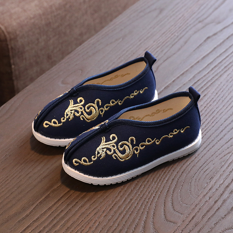 Etno-stílusú gyerekeknek előadási cipő, vászon felsőrész, pamut–len talpbetét, textil bélés, talp marhaínból