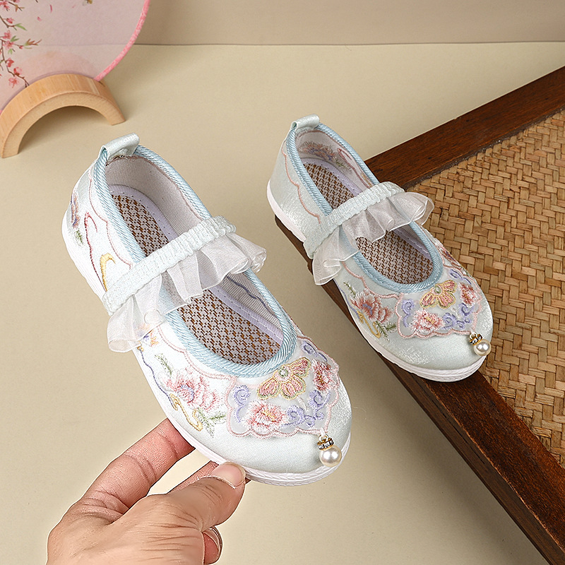 Etninio stiliaus satino batai vaikams su elastine juosta; viršus: satinas; vidpadis: audinys; pada: TPR