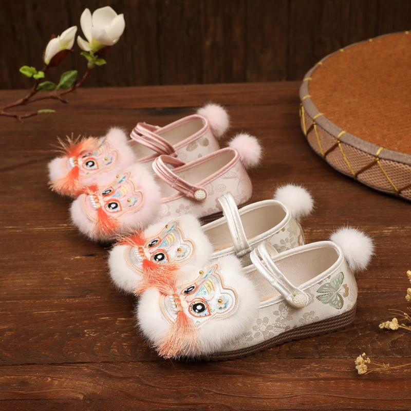 Lányoknak szóló csizma 7–12 éveseknek, pamut felsőrész, marháin ín talp, csatt záródás