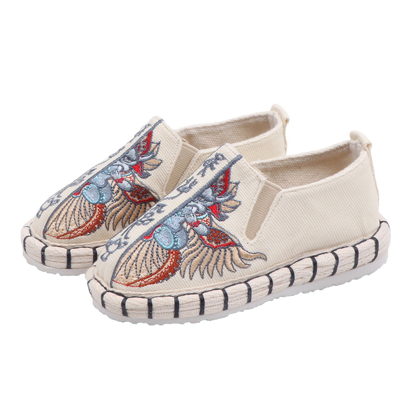 Laste kanga jalatsid – käsitsi õmmeldud, tikitud, kamuflaažne muster, ülaosa lõuendist, mitmekihiline tald, slip-on