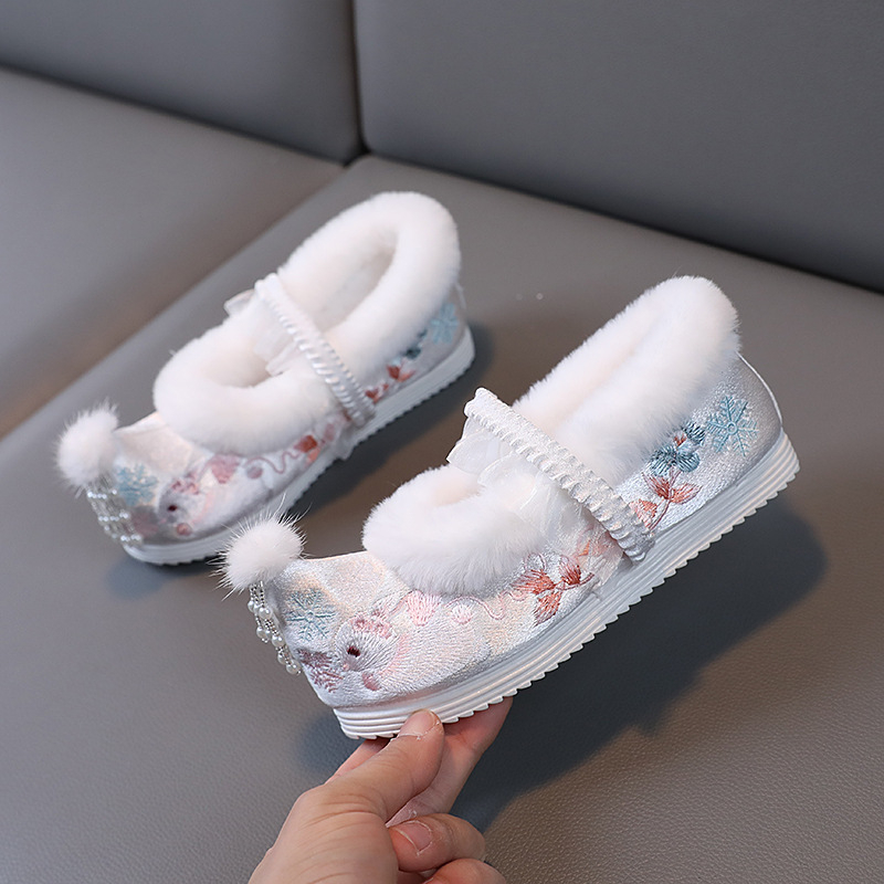 [Snow Rabbit] 2024 tél lány cipők etnikus stílusban, hímzett – satin felső, elasztikus pánt, műszálas bélés, tehénin-szárnyú talp