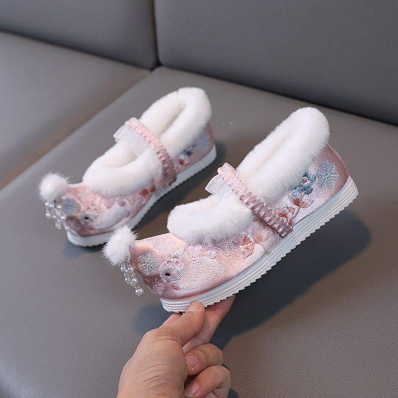 [Snow Rabbit] 2024 tél lány cipők etnikus stílusban, hímzett – satin felső, elasztikus pánt, műszálas bélés, tehénin-szárnyú talp