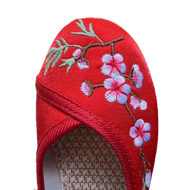 Ukrašene Hanfu plesne cipele, svilen gornji dio, potplat od telećeg tetiva, kopča s jednom remenom, niske platnene cipele