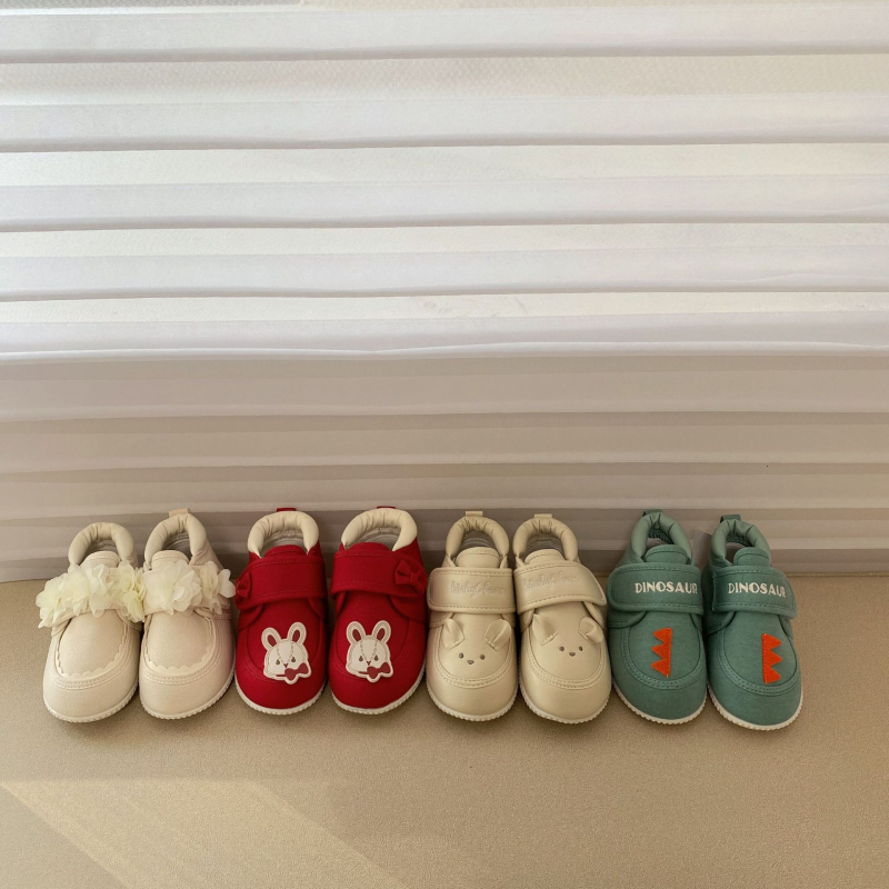 Dječje tenisice za bebe s protukliznom potplatom, gornji dio od pamuka, zatvaranje na Velcro, niski zglob gležnja, za dob 12–36 mjeseci i 24–48 mjeseci.