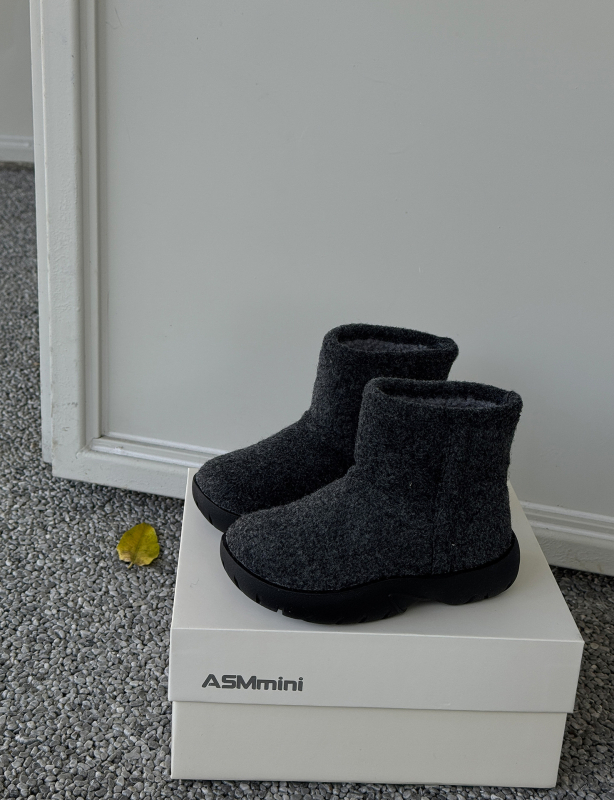 Detské zimné Martin topánky pre dievčatá — vrchnok z nylonového textilu, gumová podrážka, vložka z umelej kožušiny, stredná výška lýtka