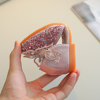 Mergaitėms skirti princesių sandalai su krištolo kaspinu, viršutinė dalis iš blizgios medžiagos, Velcro užsegimas, PU įdėklas, tešmens padas