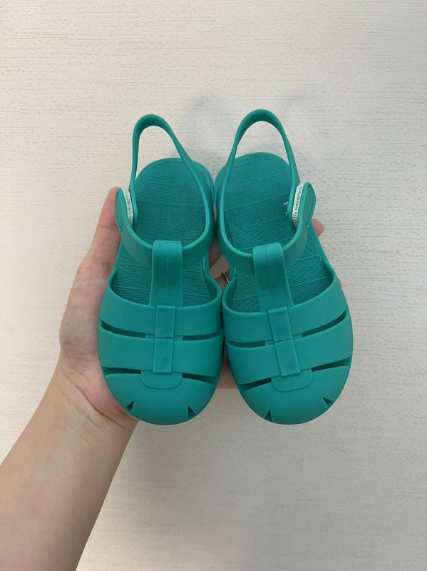 Dječje PVC sandale s Velcro zatvaračem, perforiran gornji dio, PVC potplat, proljeće 2024