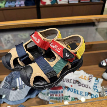 2025 nova dječja vanjska protuklizna sandala za plažu s color-block dizajnom i Velcro zatvaračem