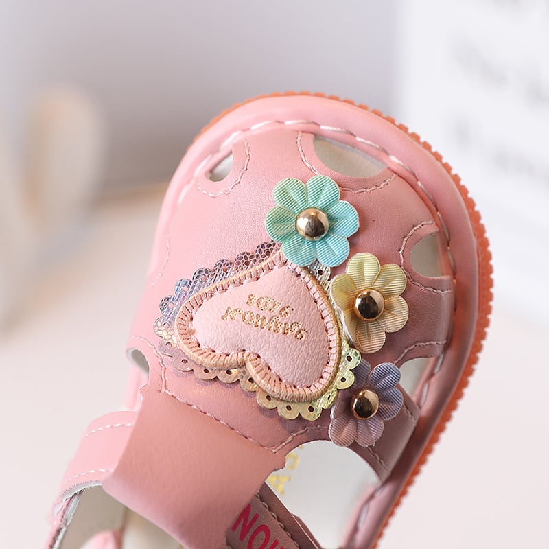 Hercegnő-stílusú gyerek szandál, puha talppal, felsőrész mű PU-ból, Velcro-zár, 12-36 hónapos kor